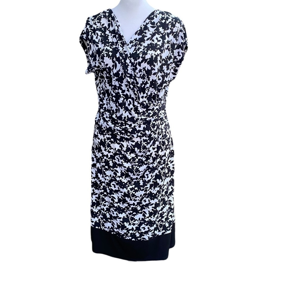 NEW‎ York and company dress size medium. - Picture 2 of 11